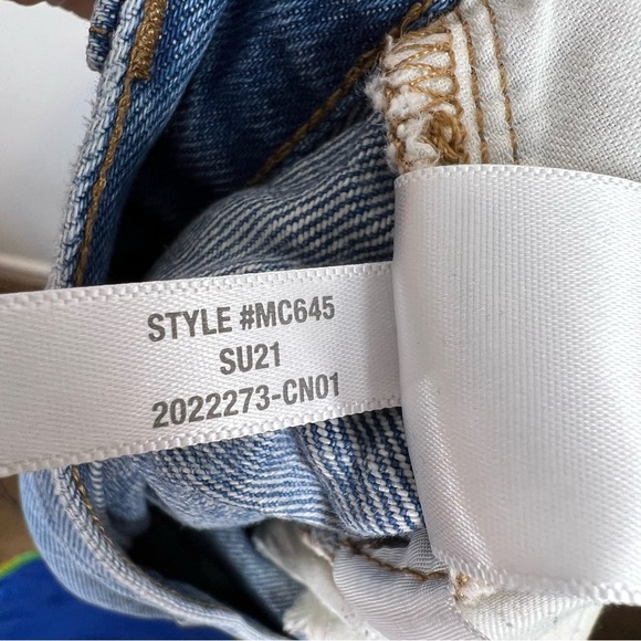 Madewell Curvy Relaxed Denim Shorts - Picture 6 of 6